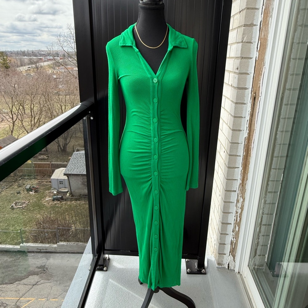 Stradivarius Green Ribbed Bodycon Dress with Notched Collar